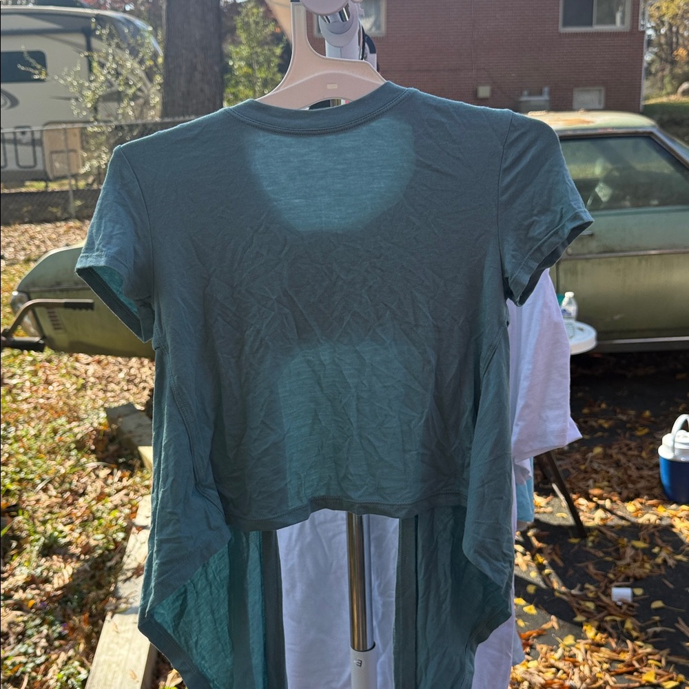 Blogilates dancer Warm Up Top